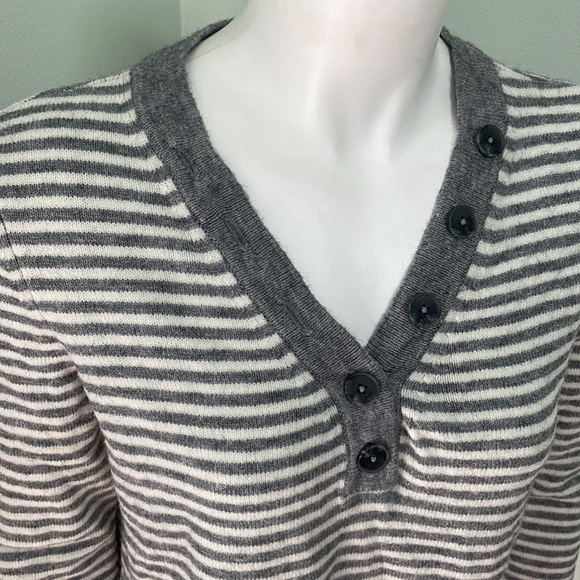 ANTHROPOLOGIE Grey Stripe Tunic Style Sweater Small - Picture 2 of 8